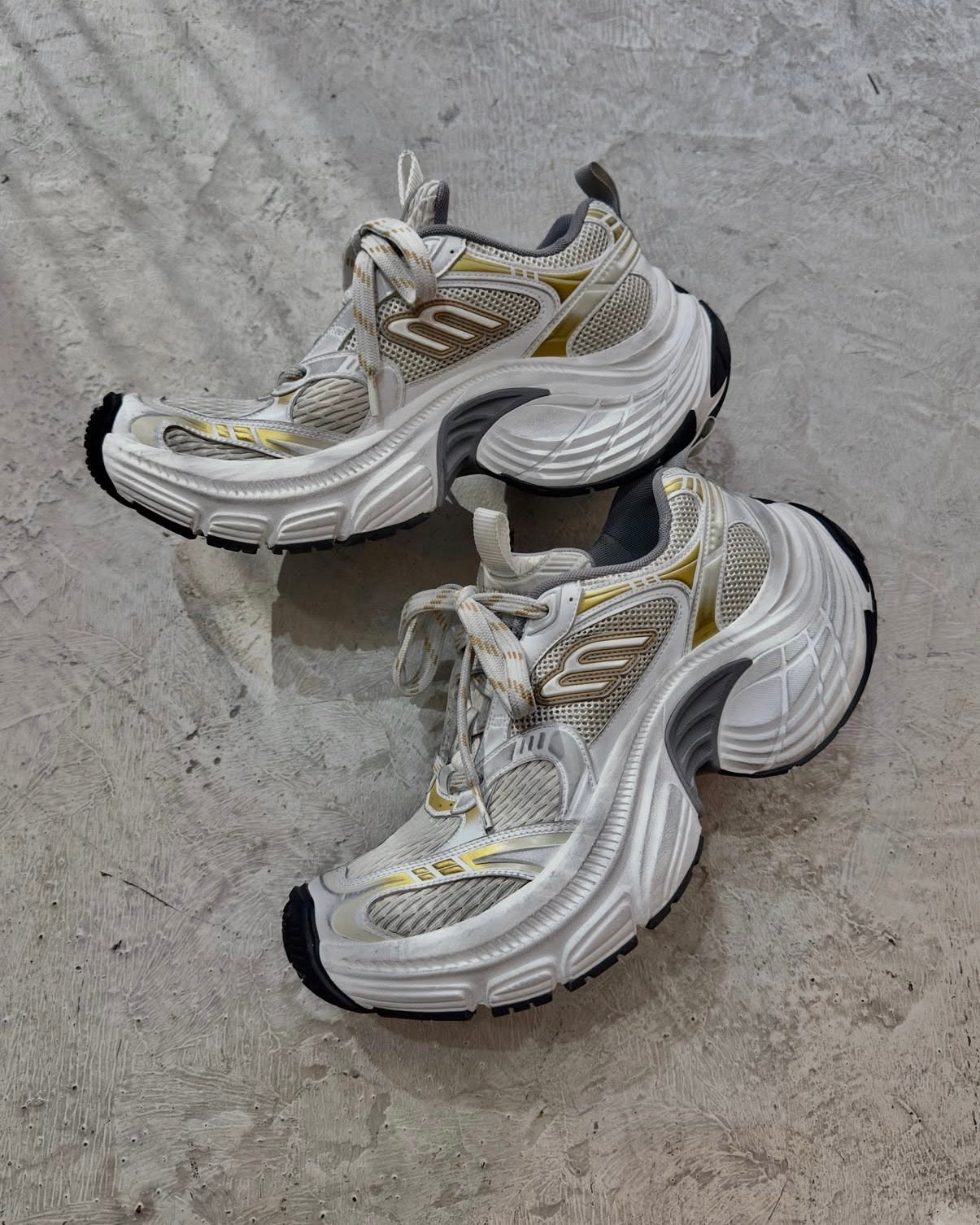 BALENCIAGA 6XL Sneakers