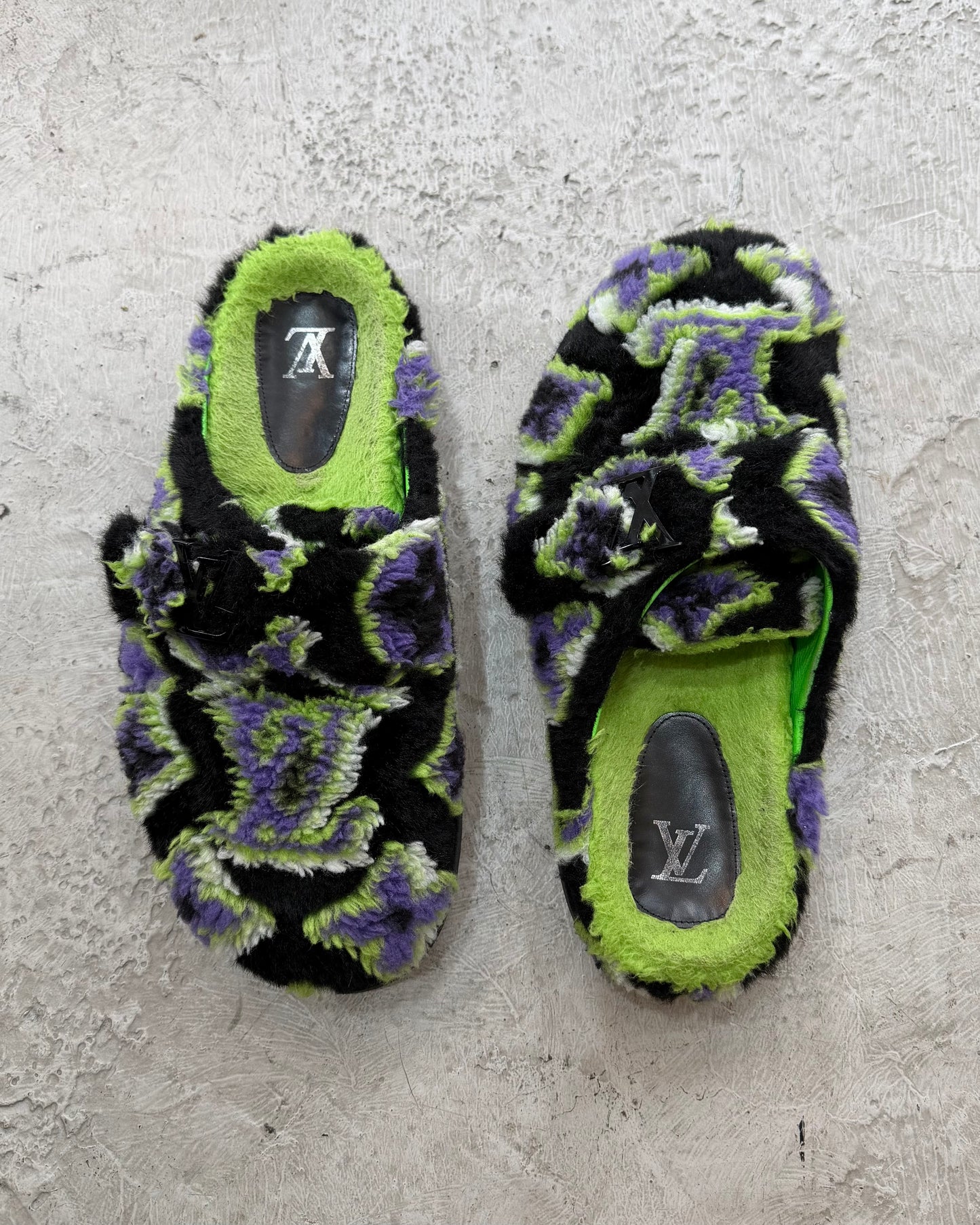 LOUIS VUITTON "LV" Easy Line Mule