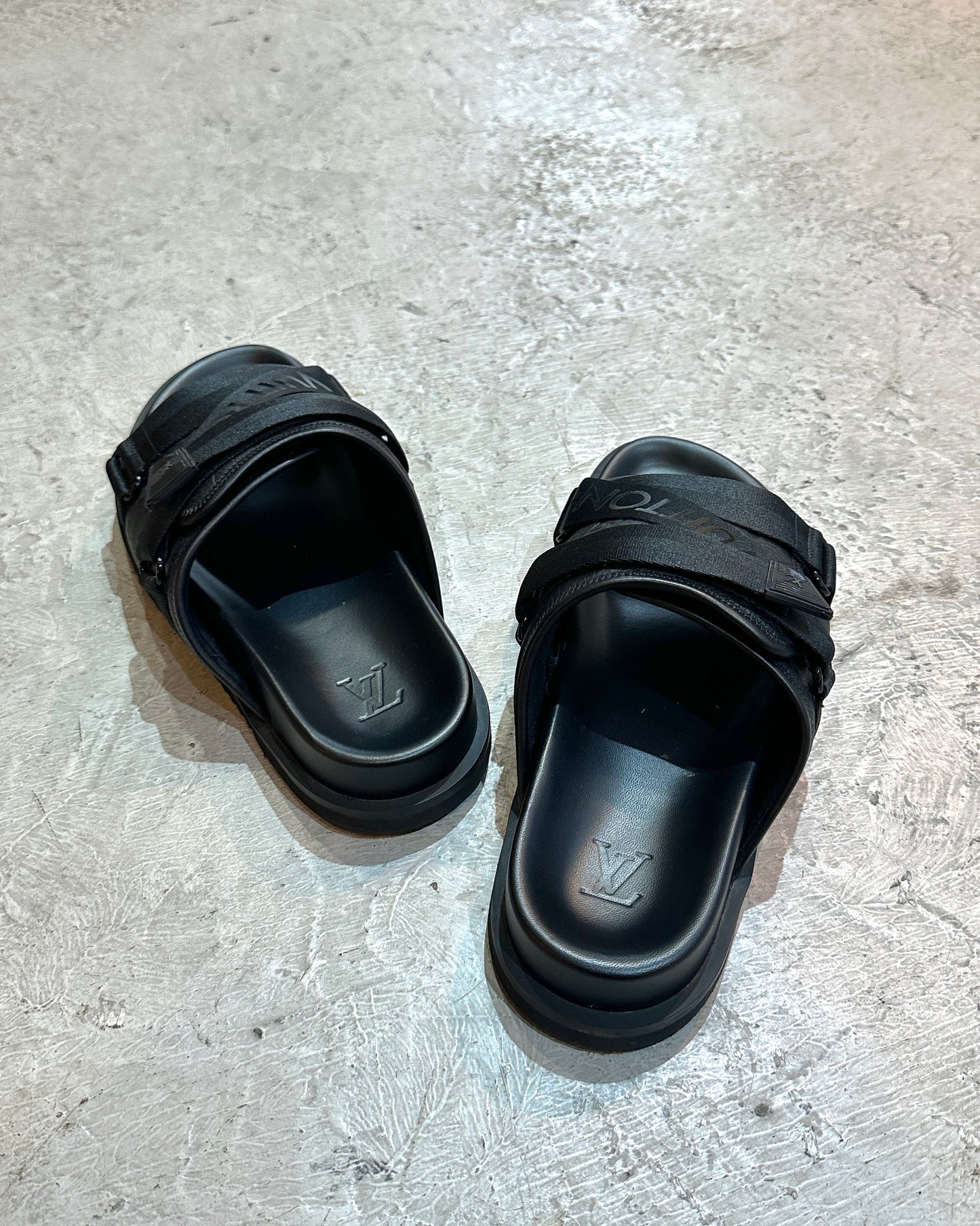 LOUIS VUITTON Honolulu Line Sandal